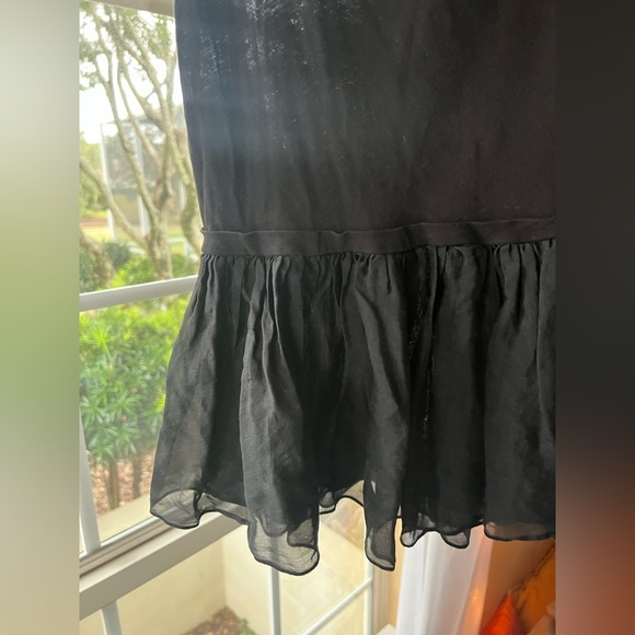 Alice & Olivia Black Short Sleeve Scoop Neck Tee With Tulle Bottom Ruffle - Picture 6 of 7